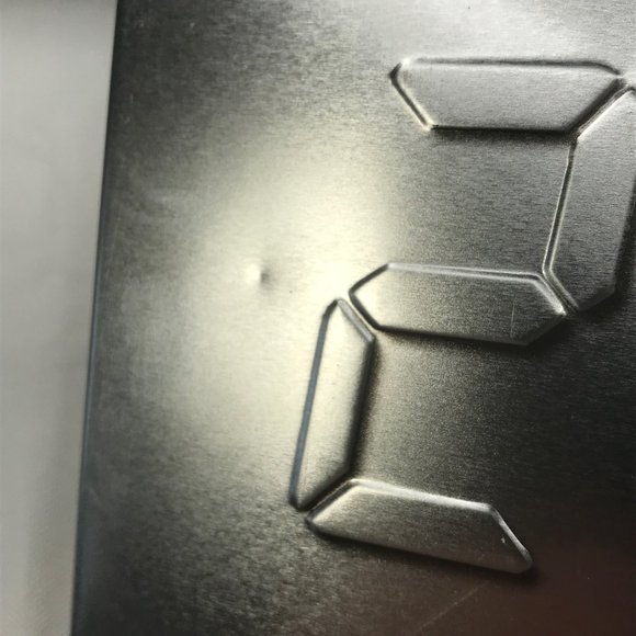 24 Season 1 DVD Tin Box Preowned Needs Batteries For The Display - Picture 2 of 9